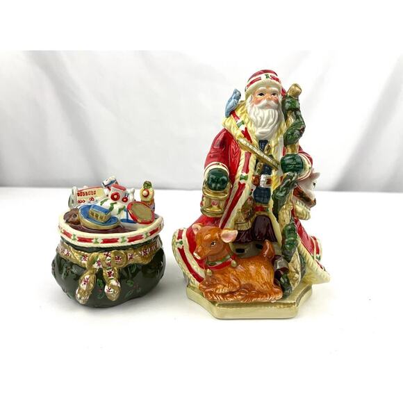 Studio Nova Woodland Holly Santa Claus Sack Salt & Pepper Set - Picture 8 of 15